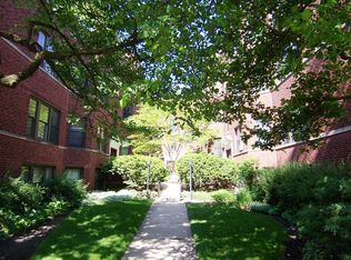 522 Sheridan Rd APT 2A, Evanston, IL 60202