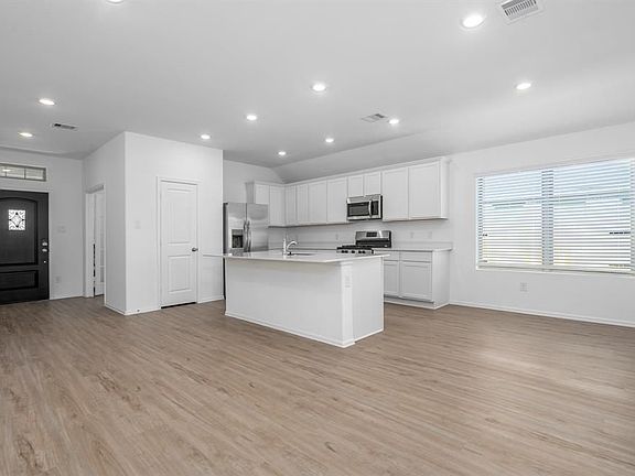 5th image of 7618 Auburn Haven Trl