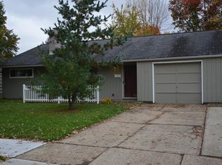 415 Girard Dr, Berea, OH 44017