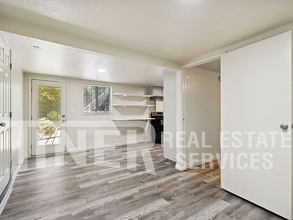 3rd image of 2044 20th Ave Unit B