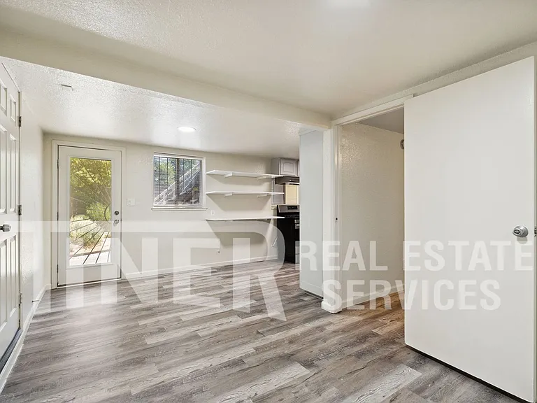 2044 20th Ave #B — Photo 3