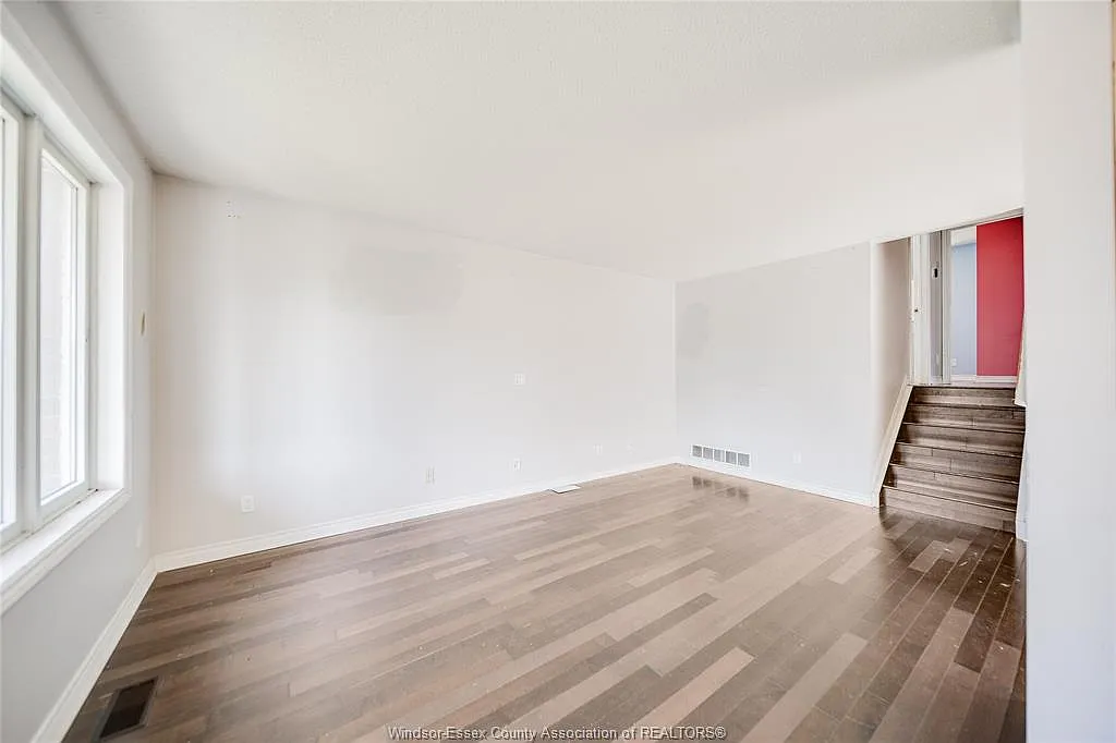 4 bed, $2,700 — Photo 4
