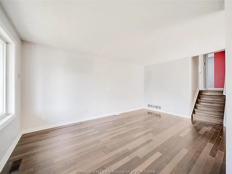1465 Foster Ave — Photo 4