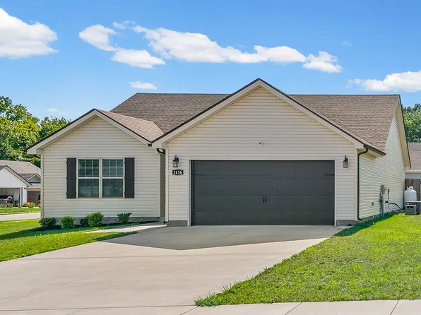 1416 Fredrick Dr, Clarksville, TN 37042