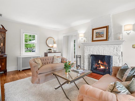 4th image of 12 Parkway Street