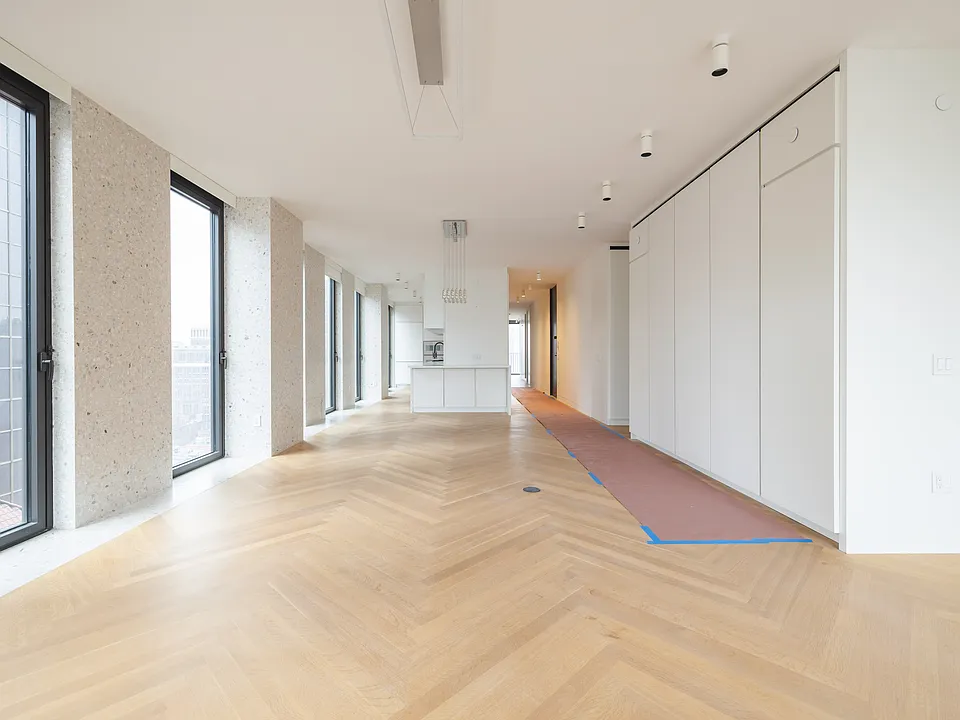 16 W 40th St #30B