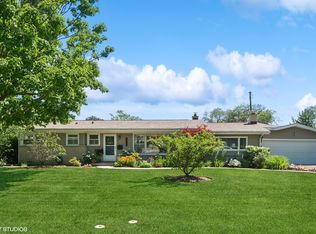 3245 Greenbriar Dr, Glenview, IL