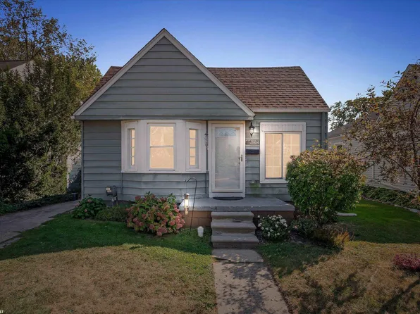 1079 Harvard Rd, Berkley, MI 48072