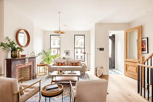 599 Van Buren Street 