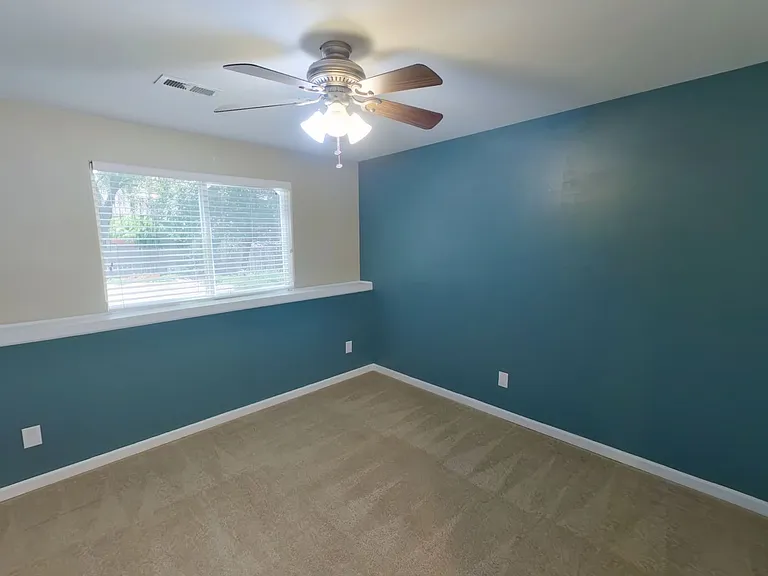 503 W Douglas Ave — Photo 16