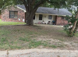 1236 E Wanda Dr, Greenville, MS 38703