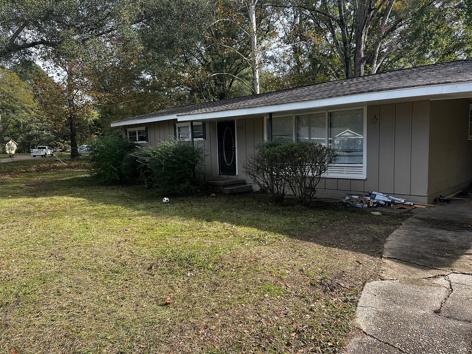 295 Wildwood Ter — Photo 1