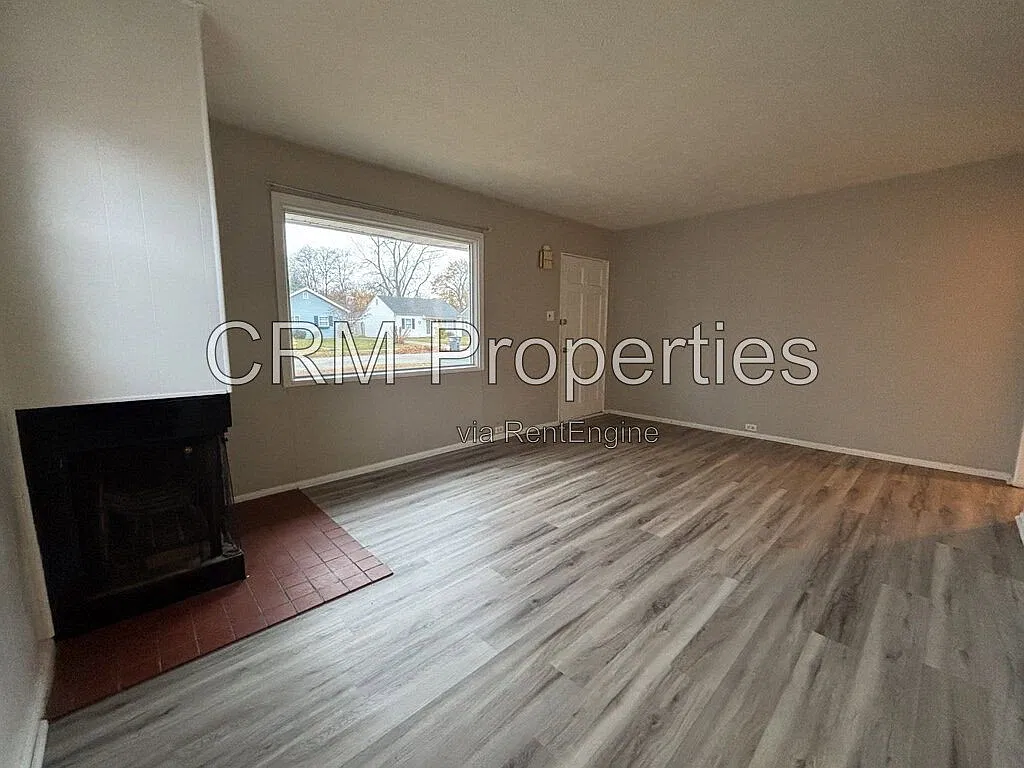 2 bed, 1.0 bath, 720 sqft, $975 — Photo 2