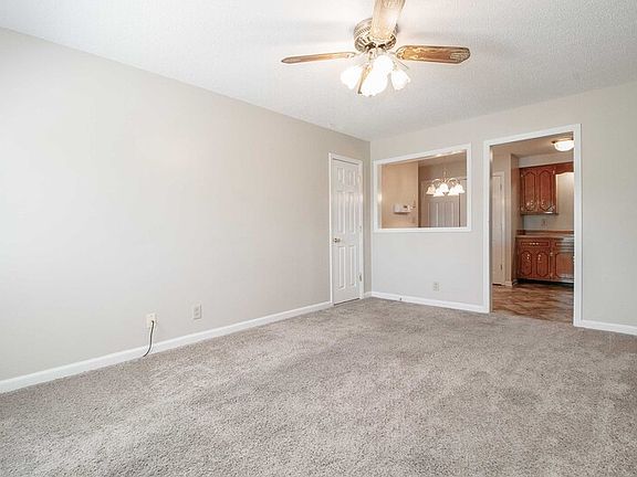 2nd image of 3059 Woody Ln