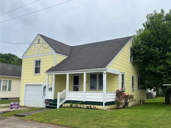 504 Cherry St, Saint Marys, WV 26170