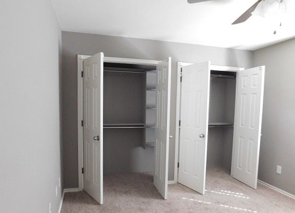 4th image of 8054 Rock Cliff Way