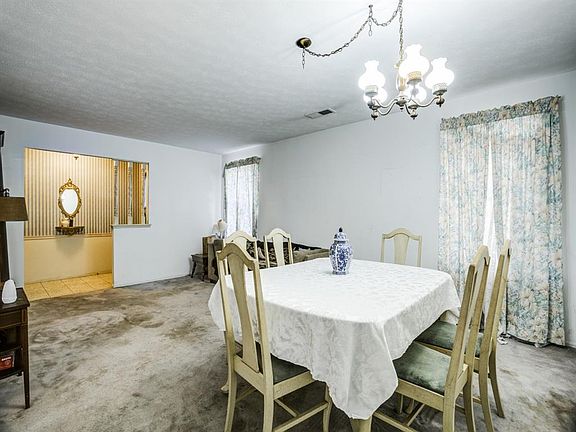 3rd image of 10137 Faircrest Dr