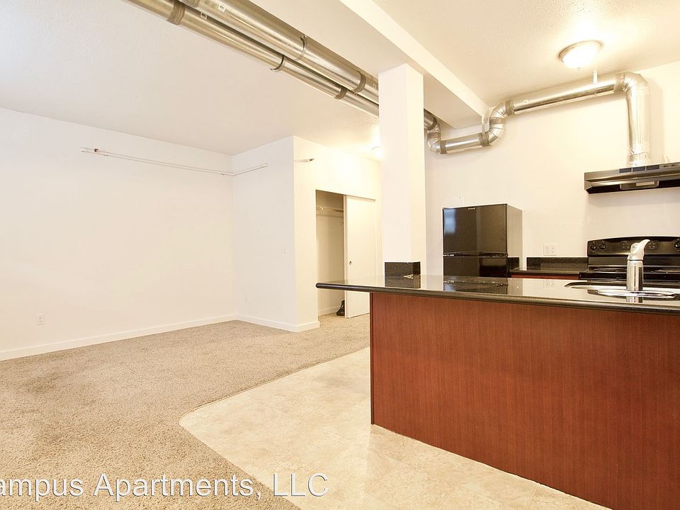 1st image of 4210 Brooklyn Ave NE APT 007