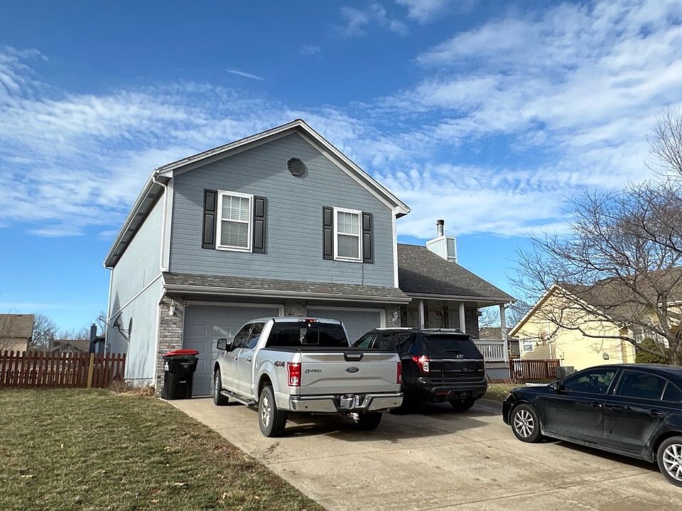 2nd image of 1204 Meadows Ln