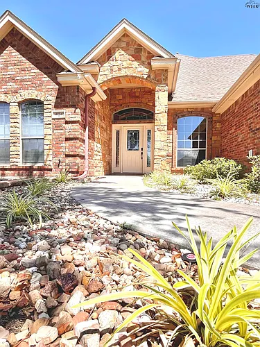 4154 Candlewood Cir Photo 1