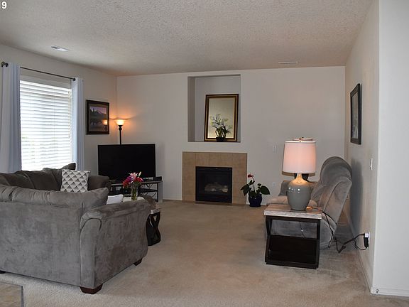 4th image of 435 Twin Flower Dr