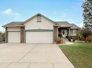 1154 N Raintree Dr, Derby, KS 67037