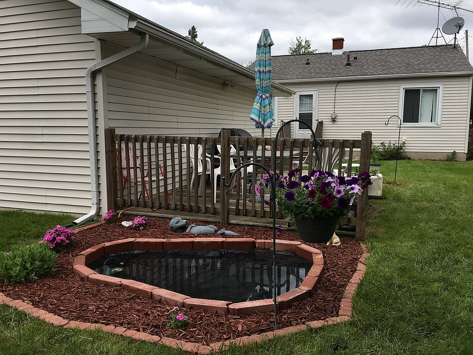 Beautiful backyard with deck