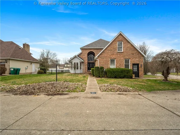 62 Muirfield Dr, Hurricane, WV 25526