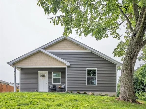 1100 8th Ave, New Brighton, PA 15066