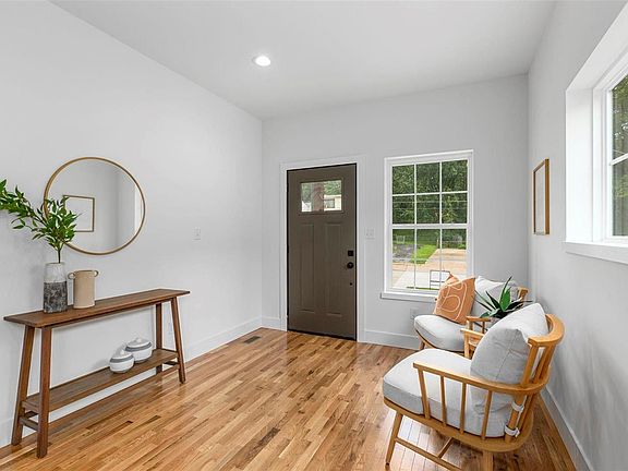 4th image of 7541 Weaver Ave