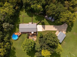 15978 S Leweling Rd, Scranton, KS 66537