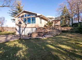 2449 Clinton Rd, Rockford, IL 61103