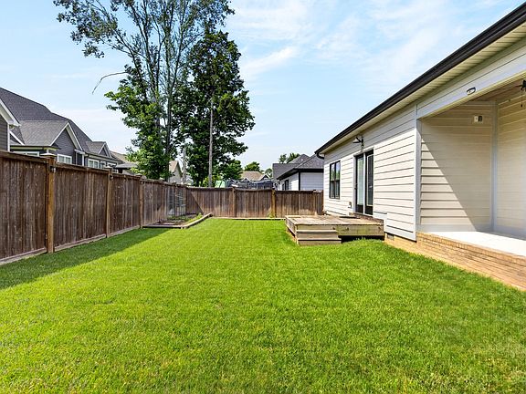 4th image of 5025 Grove Park Ct NE