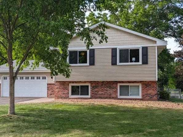 1731 130th Ave NE, Blaine, MN 55449