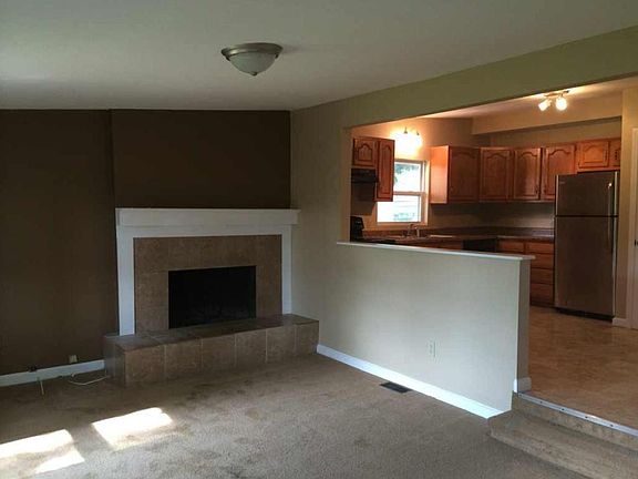 2nd image of 420 Russell Ave