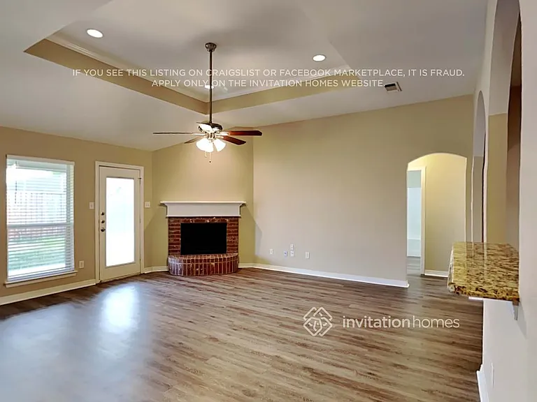 110 Clyde Dr — Photo 3