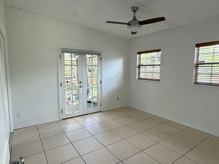 1227 Country Club Dr — Photo 8