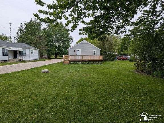 2nd image of 3657 Vivian Rd