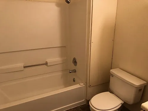 Interior Photo - 4513 University Way NE #ST1