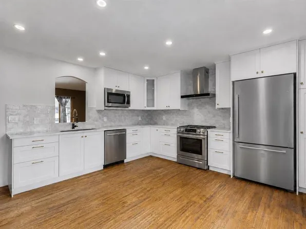 41 N Alpine Cres SE, Airdrie, AB T4B 1K9