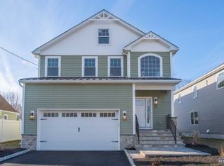 12 Carlyle Avenue Morris Plns, Morris Plains Boroug, NJ