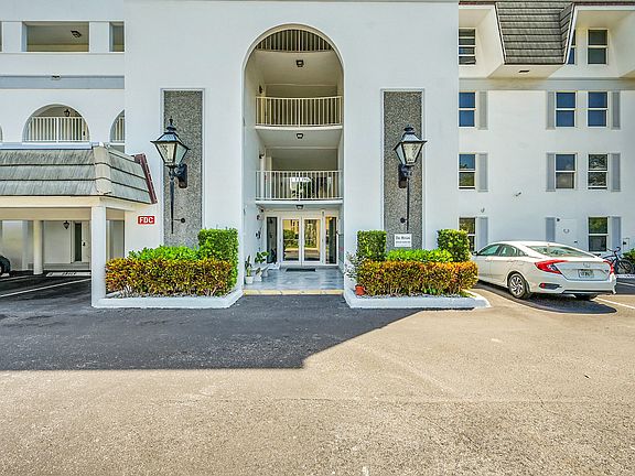 4th image of 800 E Camino Real APT 305