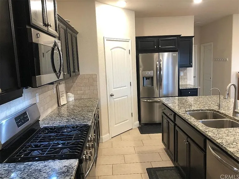 3766 Jardin Way — Photo 8