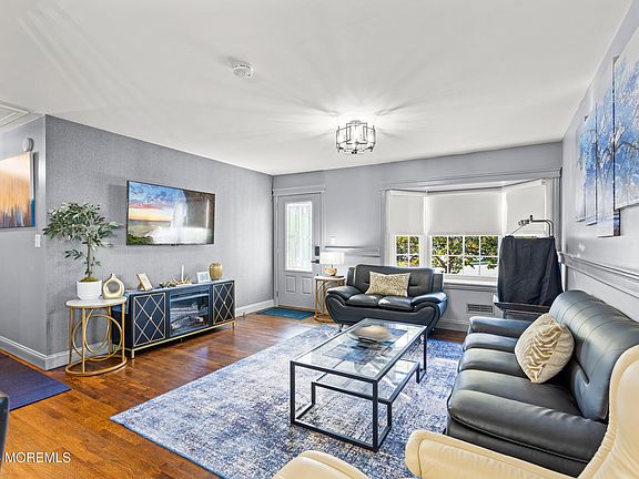 4th image of 7 Kentucky Drive