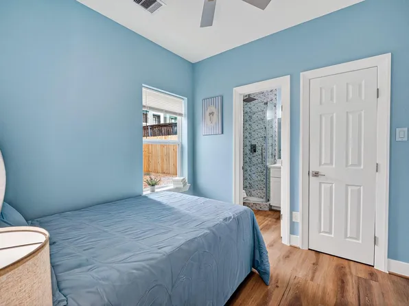 (undisclosed Address), Houston, TX 77022