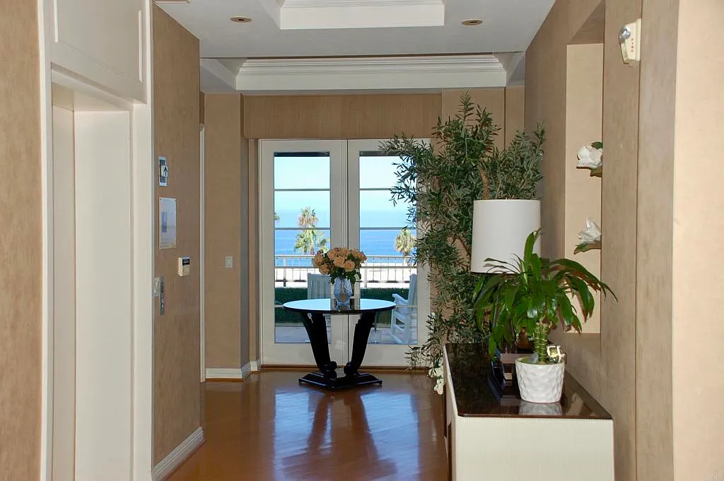 4 bed, 3.5 bath, 3113 sqft, $15,000 — Photo 3