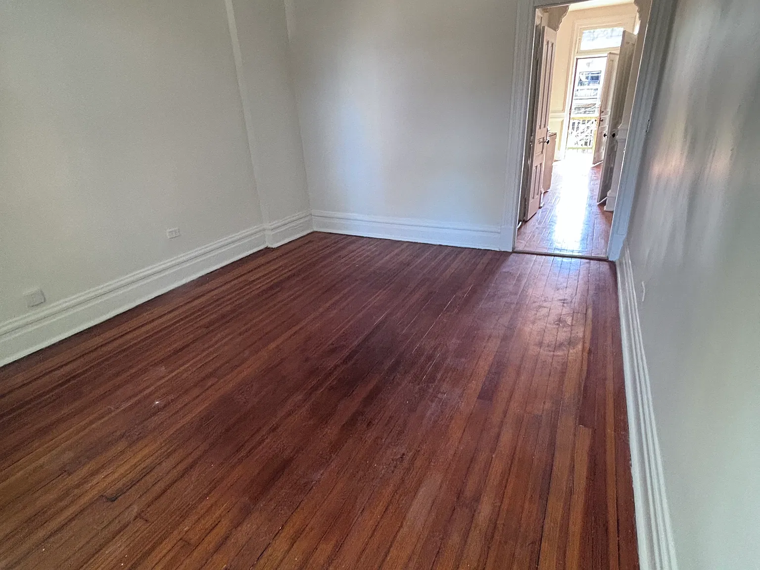 2 bed, 1000 sqft, $2,100 — Photo 3