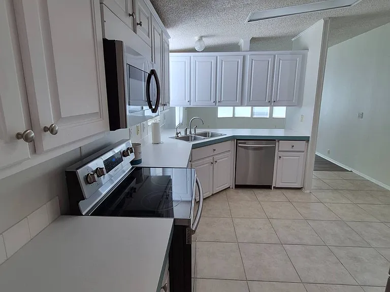 2113 Sawgrass Ln — Photo 13
