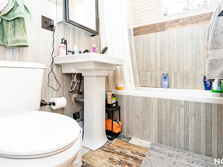 801 Driggs Ave #2B — Photo 3