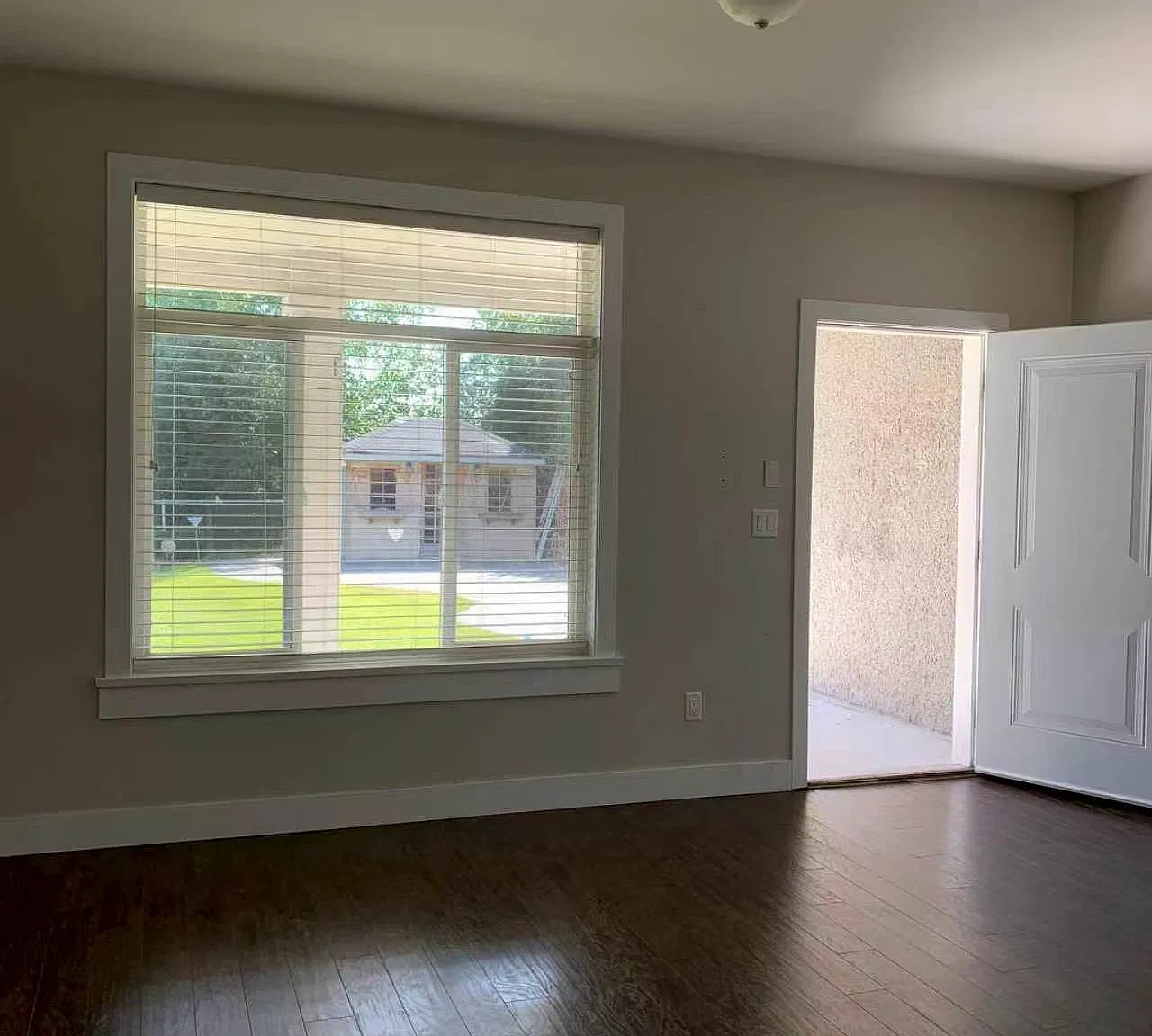 2 bed, 850 sqft, $1,800 — Photo 2